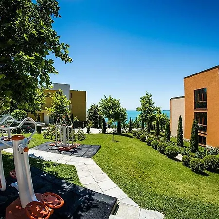 Sea View With Balcony Imperial Club Apartment *